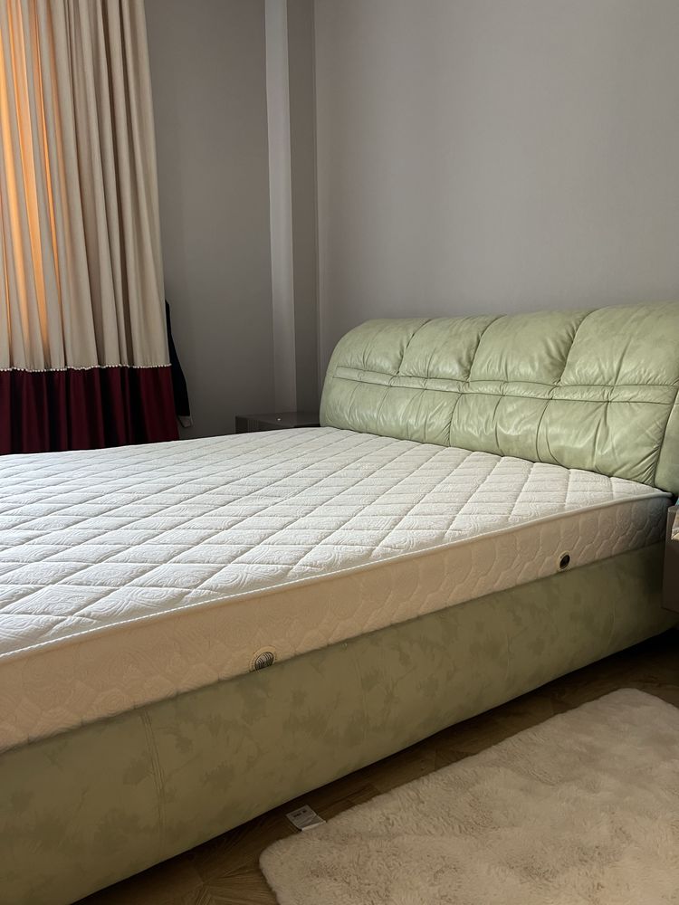 Продам 2-х спальную кровать