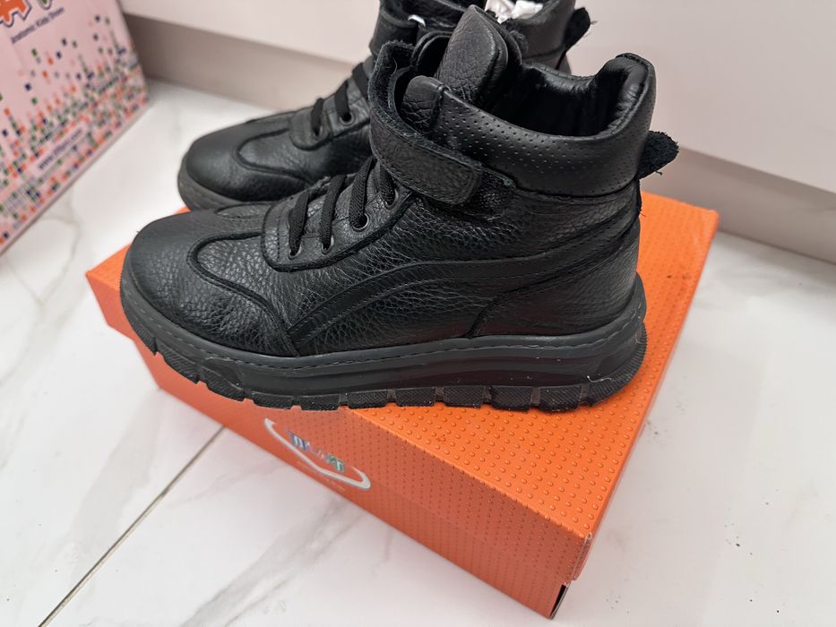 Продам осенние ботинки Tiflani на мальчика