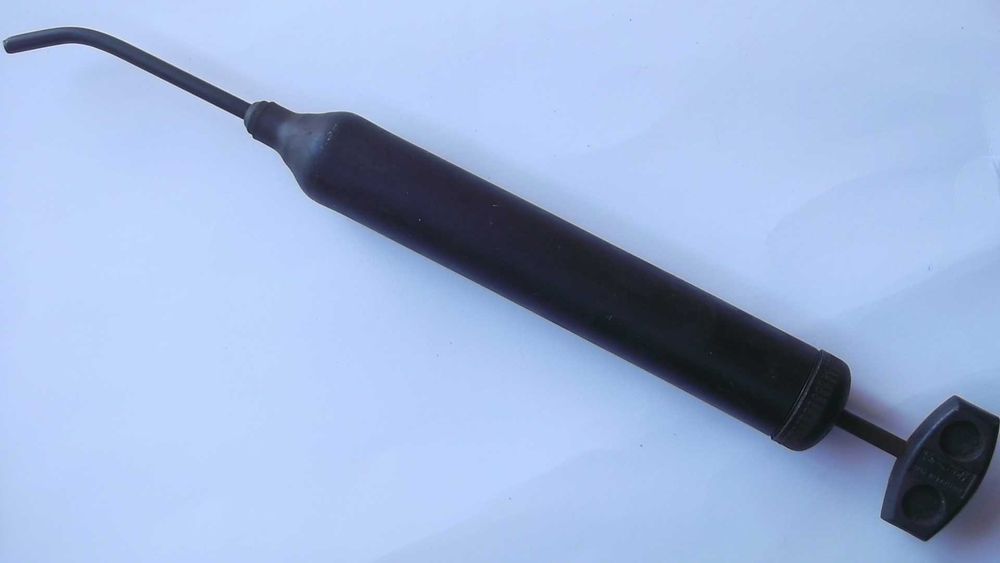 Pompita / Pompa / Seringa de ulei pentru ateliere mecanice, noua