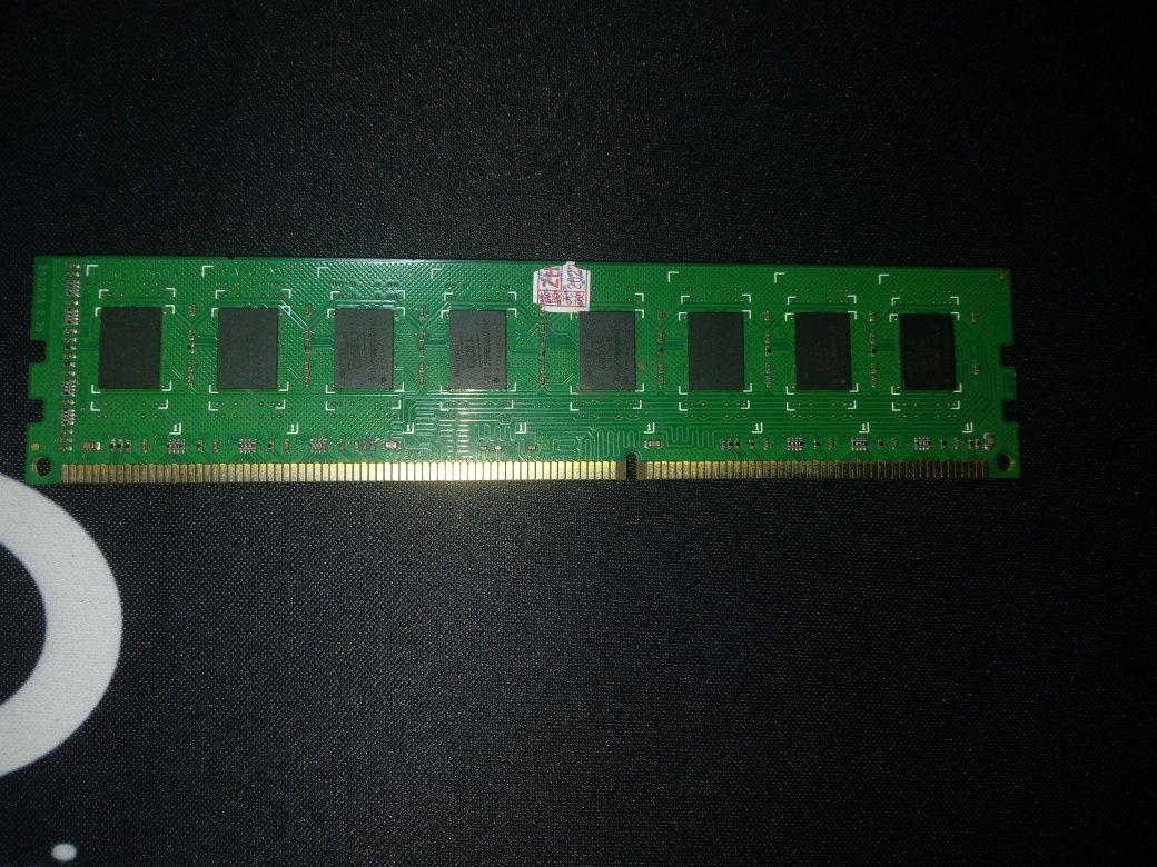 Оперативная память DDR3 4GB 1333 озу