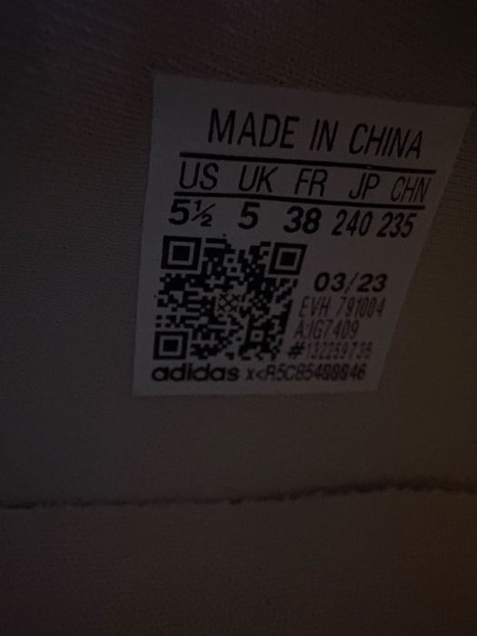 Adidasi noi adidas ozweego dama