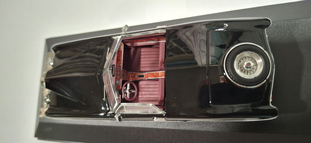 Моделька в масштабе 1/43 stutz