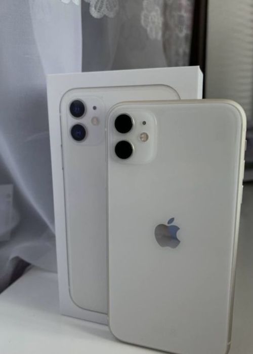Айфон 11 белый цвет,64 гб емкость 75% все идеально работает  с каробко