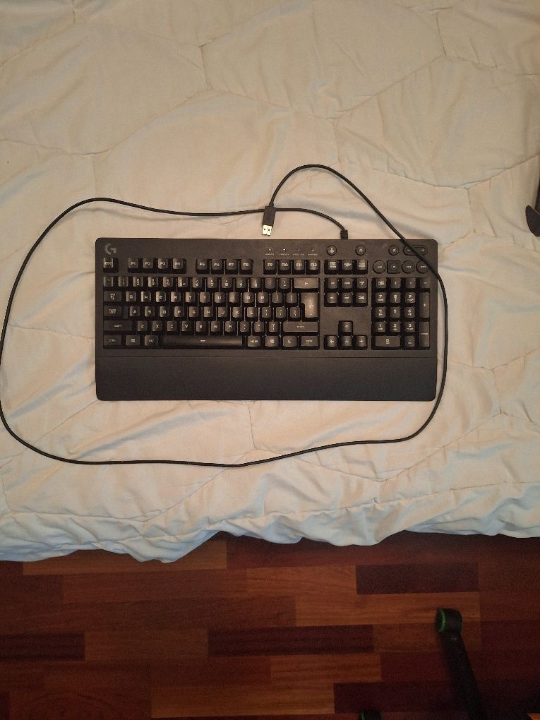 Клавиатура logitech g213