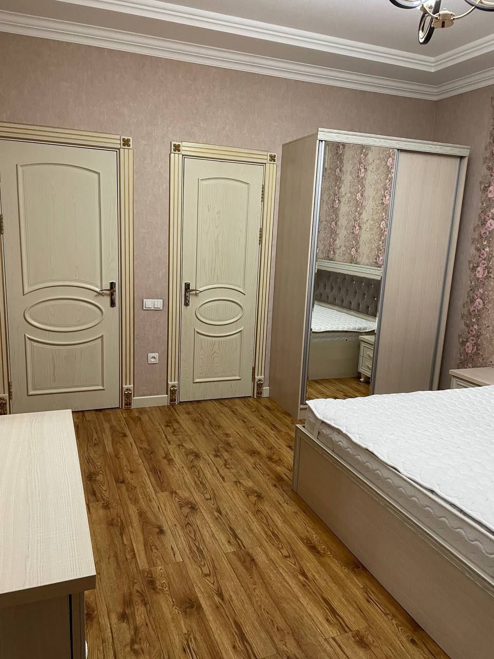 Продаю квартиру 4/5/7 в Центре 136м2, на Себзаре Голден Хаус.