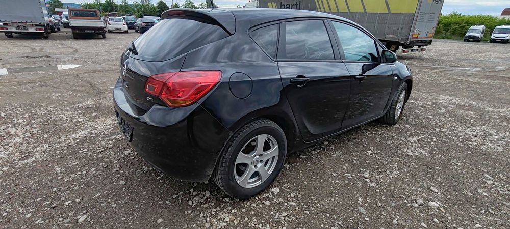 Vand opel astra j