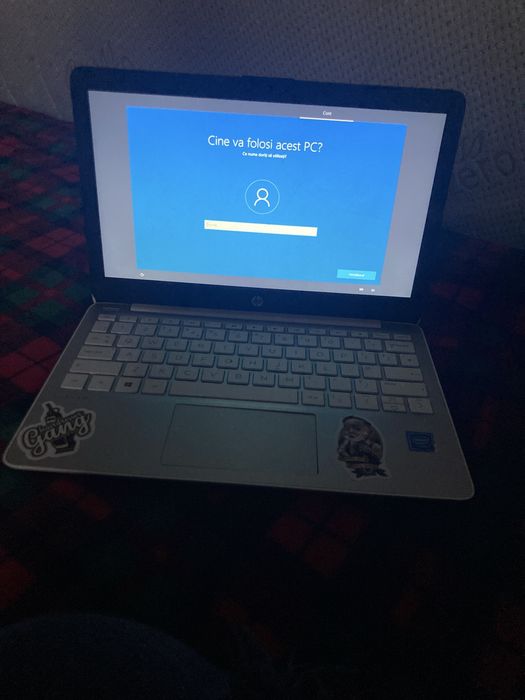 Vand laptop hp fara defecte