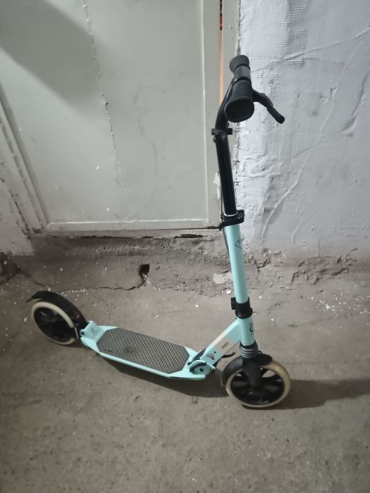 Trotineta turcuaz