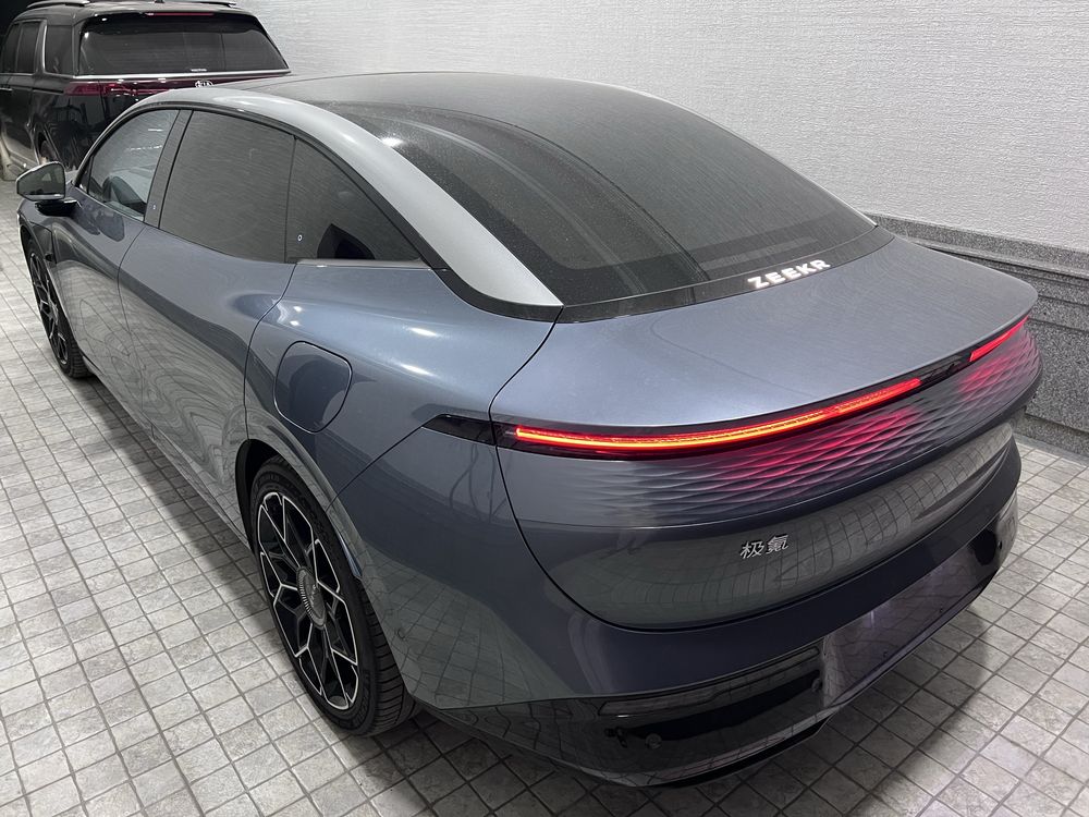 Zeekr 007, 4WD Intelligent Driving Edition 100 кВт·ч, 2023