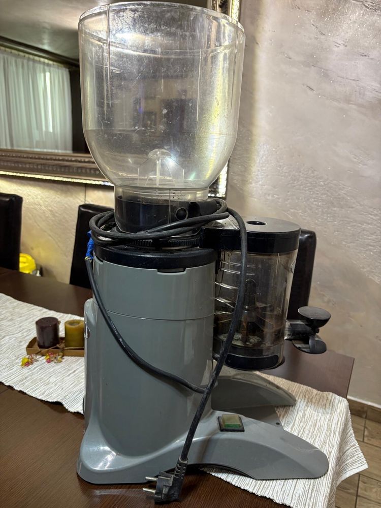 Aparat cafea si utilaje profesionale de bucatarie