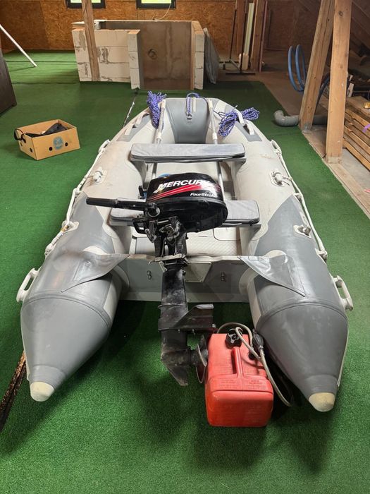 Barca Dinghy290 cu motor Mercuri 6 cp