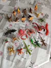 Колекция гумени насекоми,влечуги и динозаври