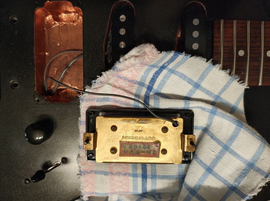 Chitară Fernandes cu sustain