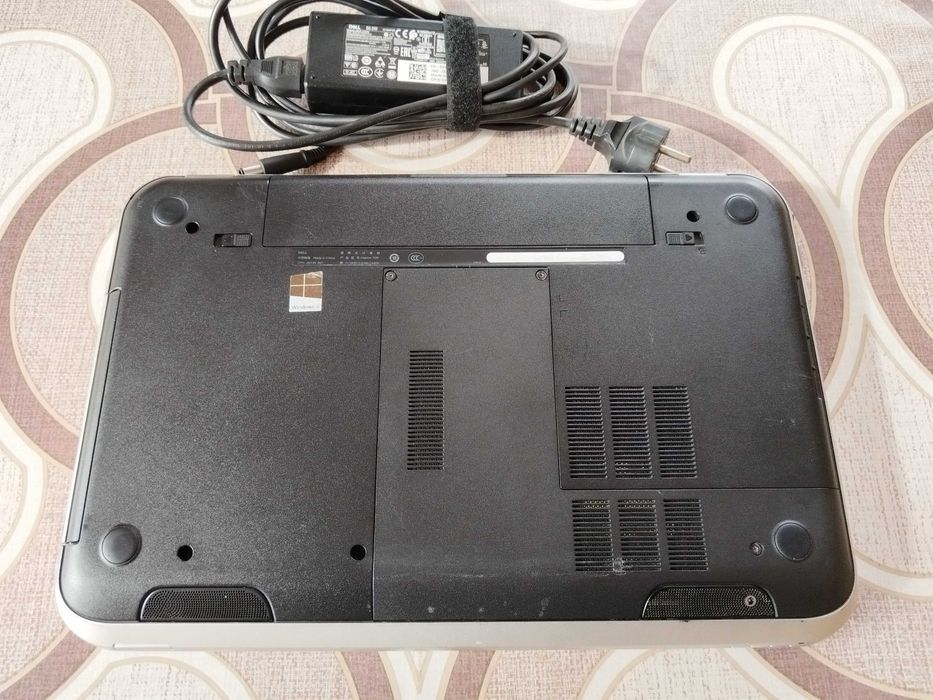 Лаптоп Dell Inspiron 7520