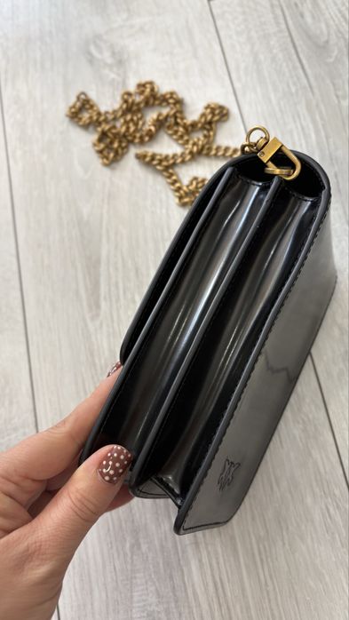 Pinko чанта за телефон