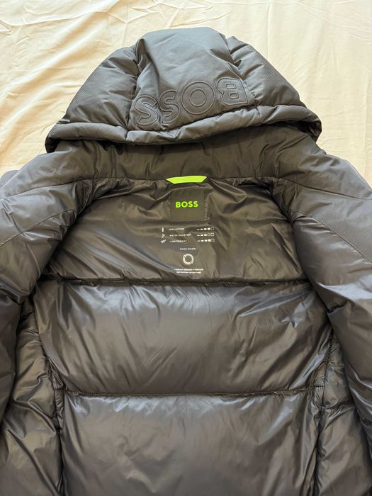 Чисто ново автентично мъжко зимно яке Boss патешки пух размер L голям