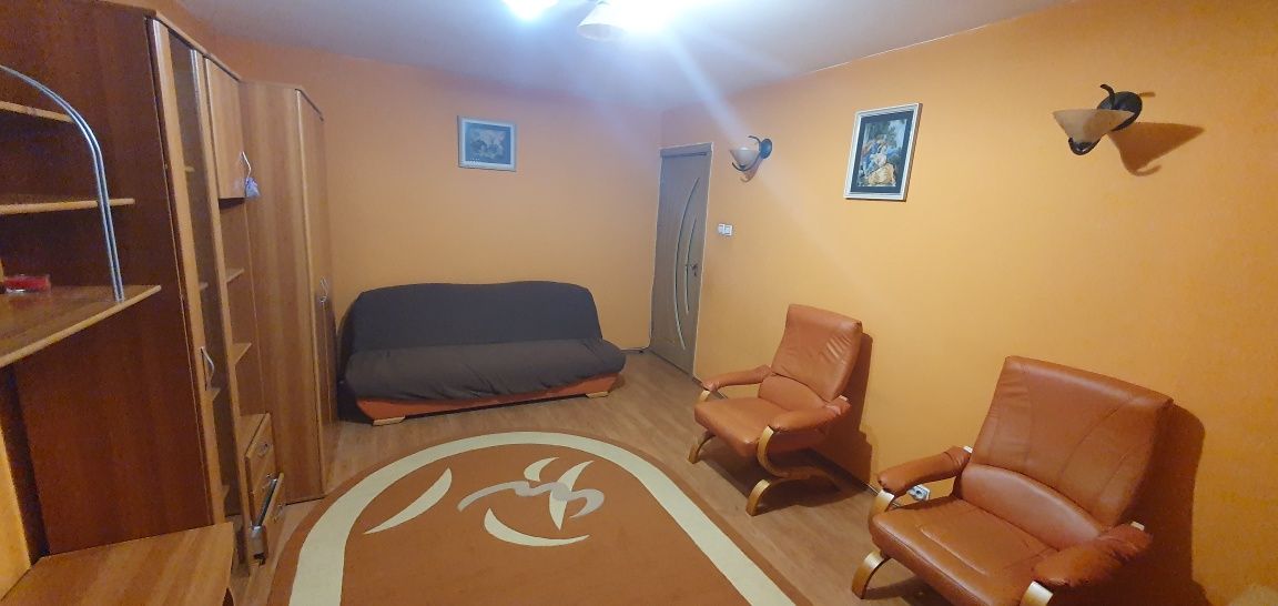 Închiriez apartament 2 camere decomandat