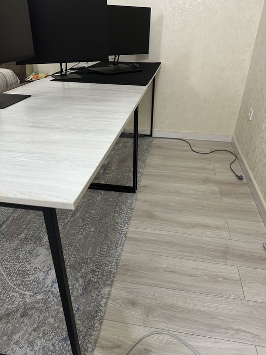 Стол компьютерый