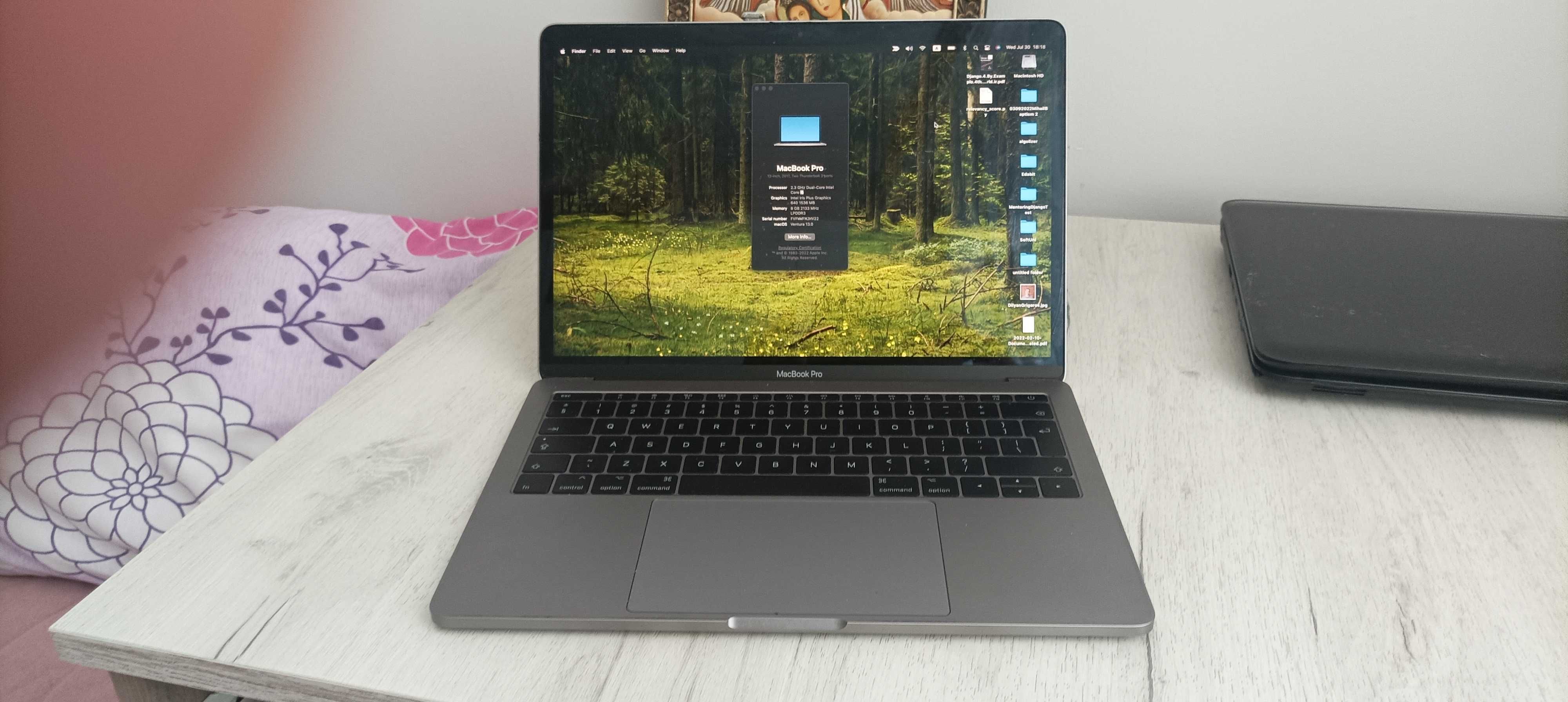 MacBook Pro (13-инчов, 2017 г., два Thunderbolt 3 порта)