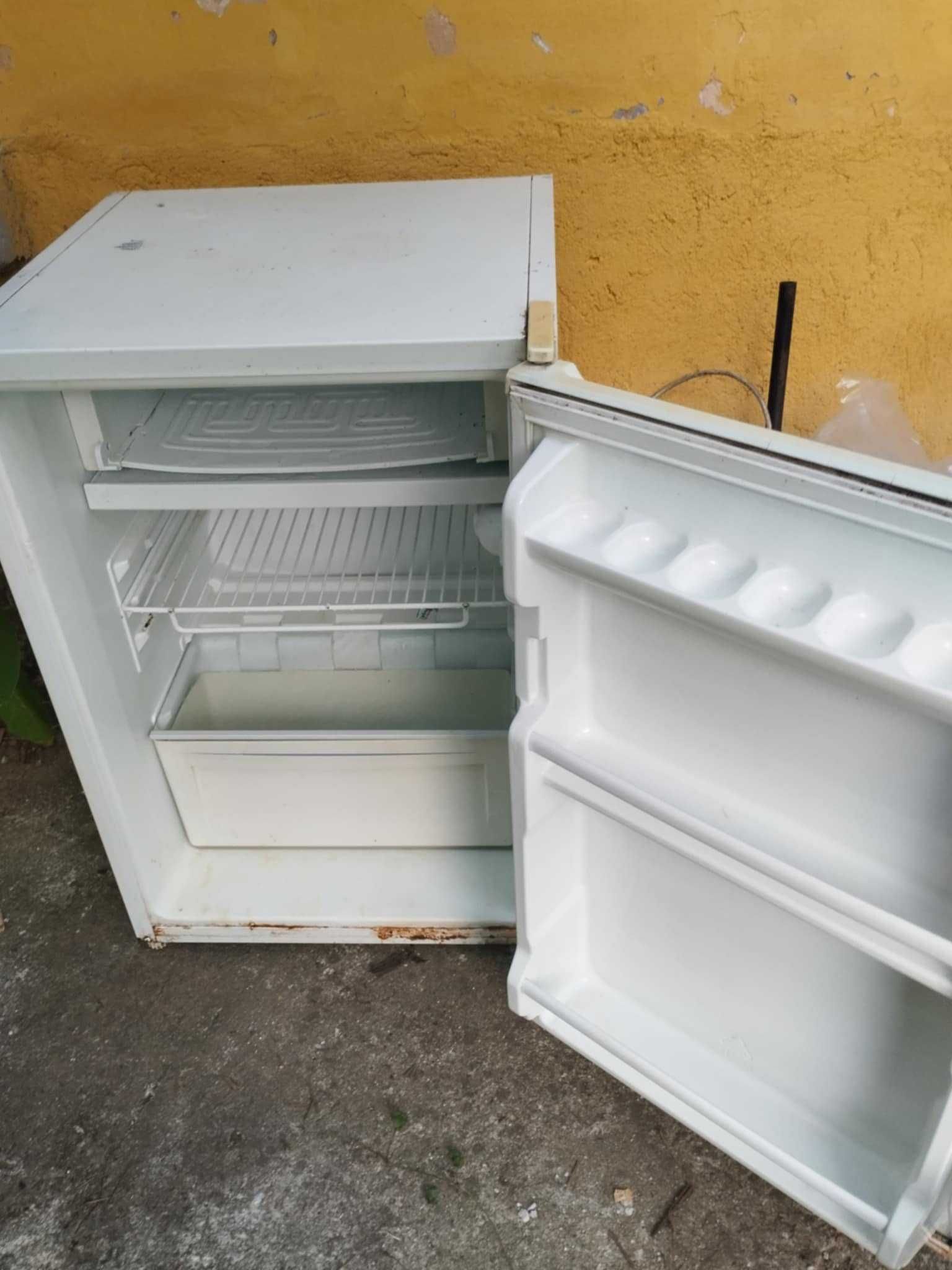 Продавам Хладилник