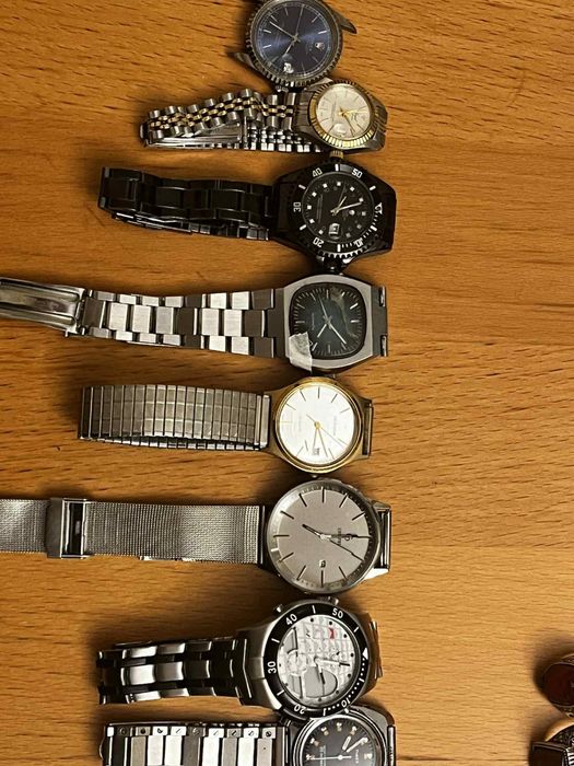 De vanazare ceasurii de mana si de buzunar