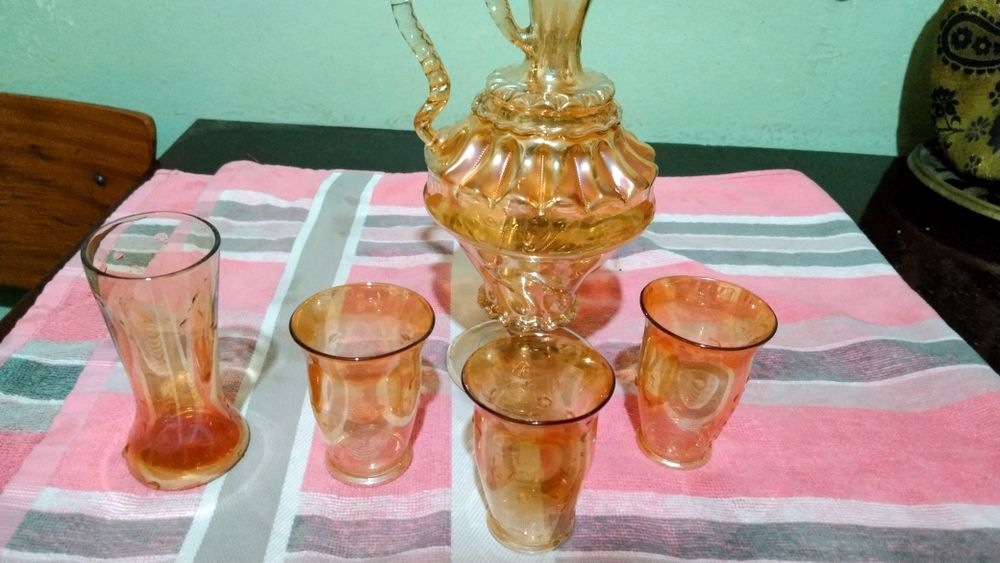 Графинчик с рюмками.