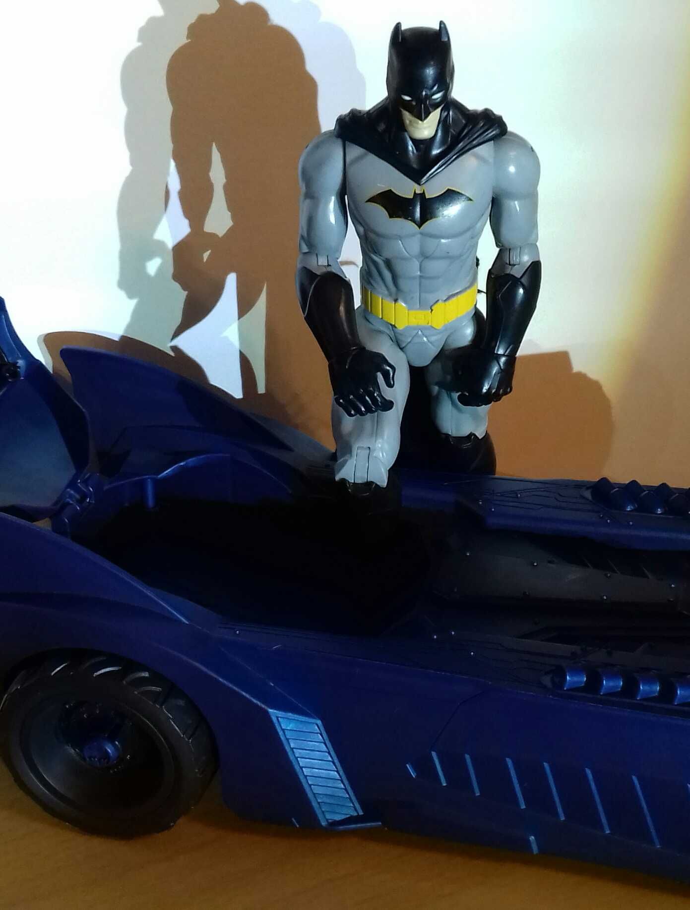 Екшън герои 6 + 5 броя, BatMobile