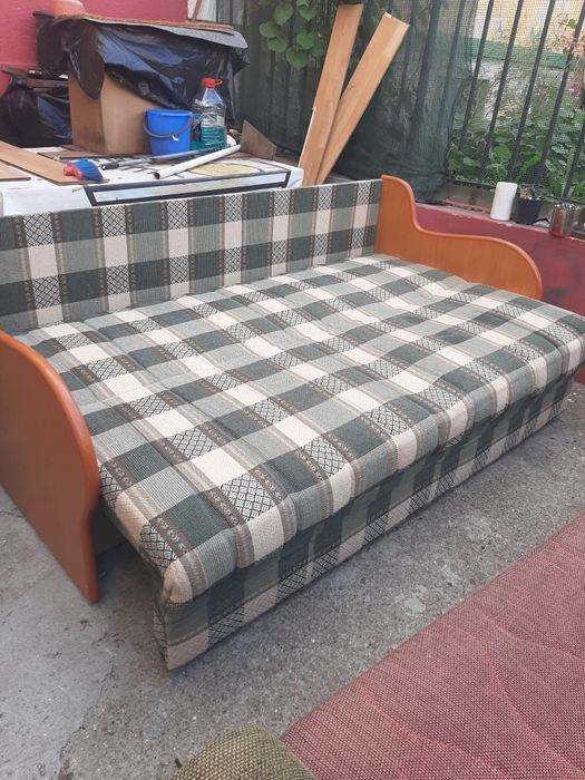 Vand 2 canapele extensibile