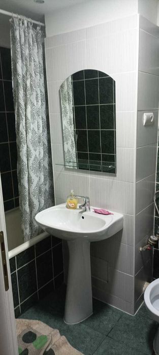 Vand apartament 3 camere ETAJ 1 ZONA POSTEI