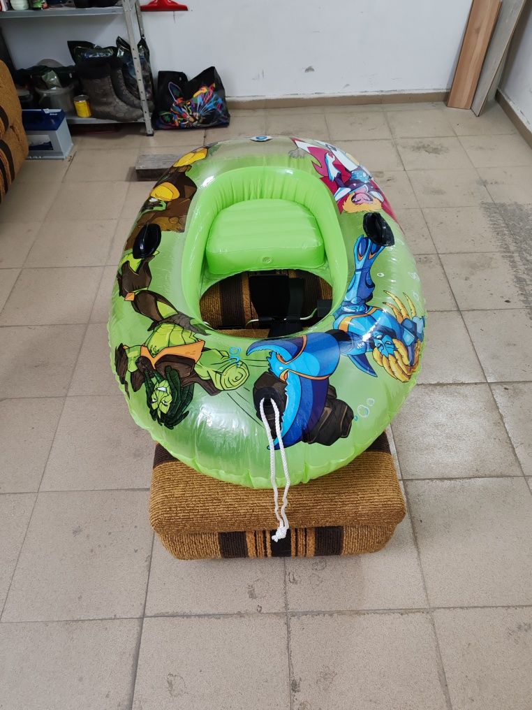 Надуваема детска лодка с педали