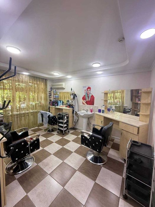 Продается 82 кв м под салон красоты или офиса