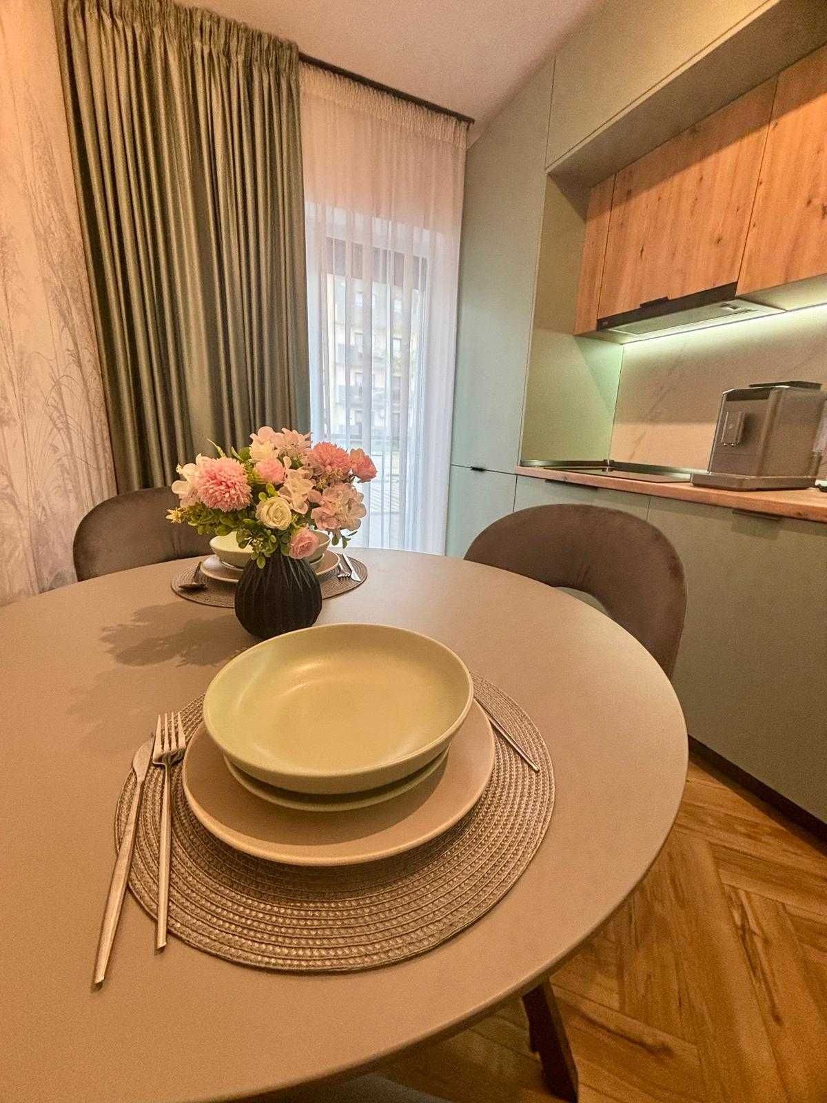 Apartament regim hotelier de lux,nou,  2 camere decomandat, parcare
