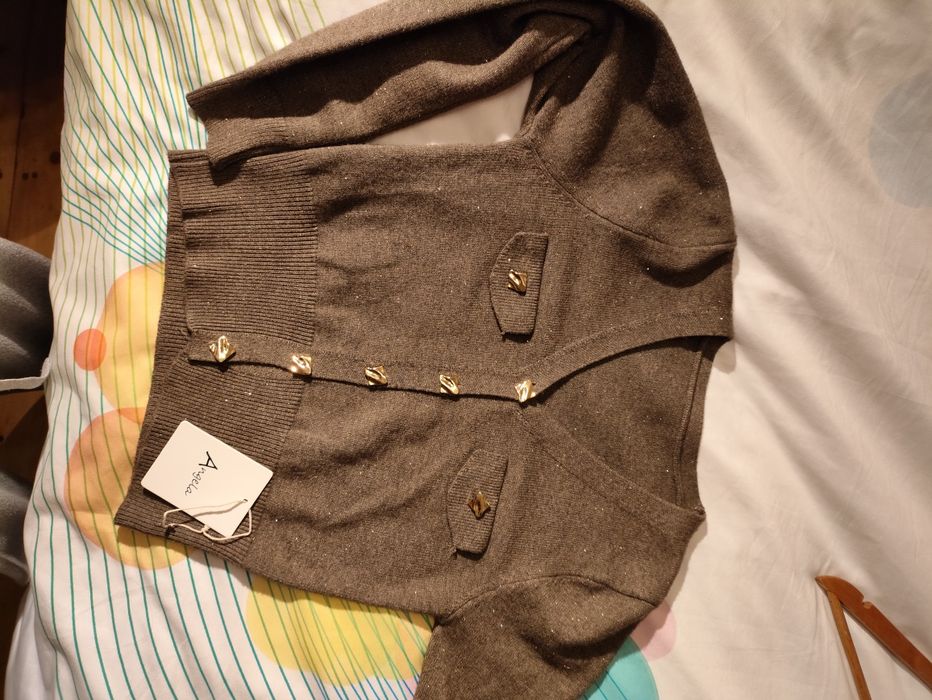 Bluză eleganta cu detalii aurii și sclipici fin