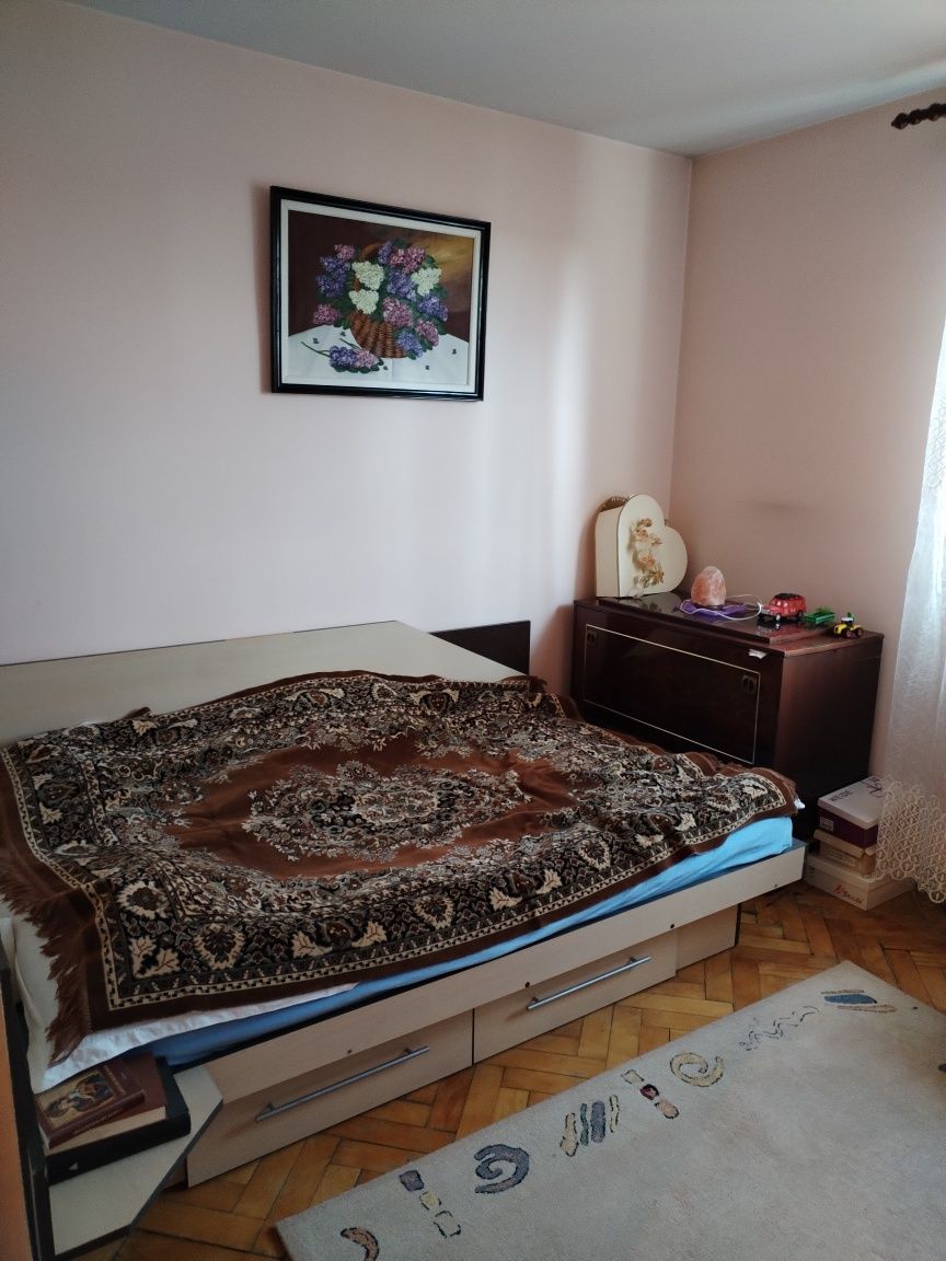 Vând Apartament 4