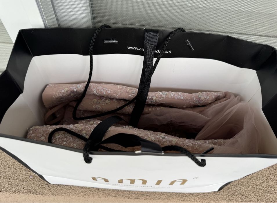 Официална розова къса рокля Amia