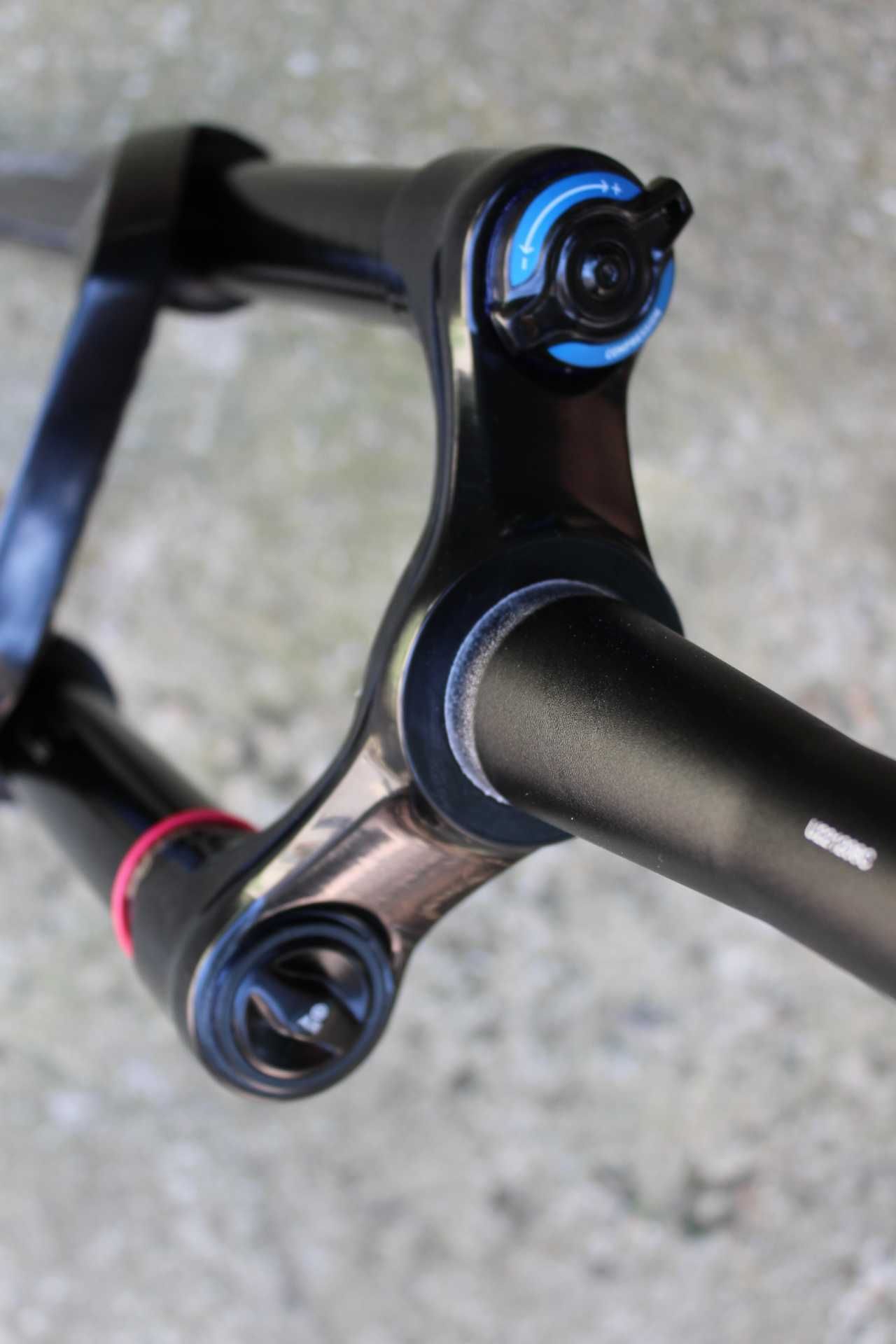 RockShox Revelation RC29" DebonAir 150mm Tapered Boost furca suspensie