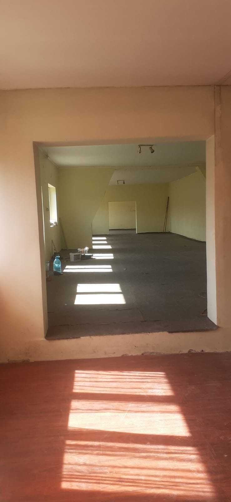 Vând casă cu teren pe str. Uzinei