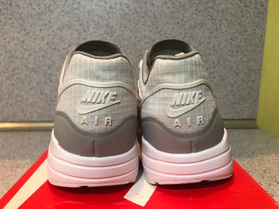 ОРИГИНАЛНИ *** Nike Air Max 1 Ultra 2.0 S / White & Silver