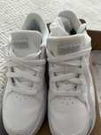 Vand pantofi sport Adidas nou alb