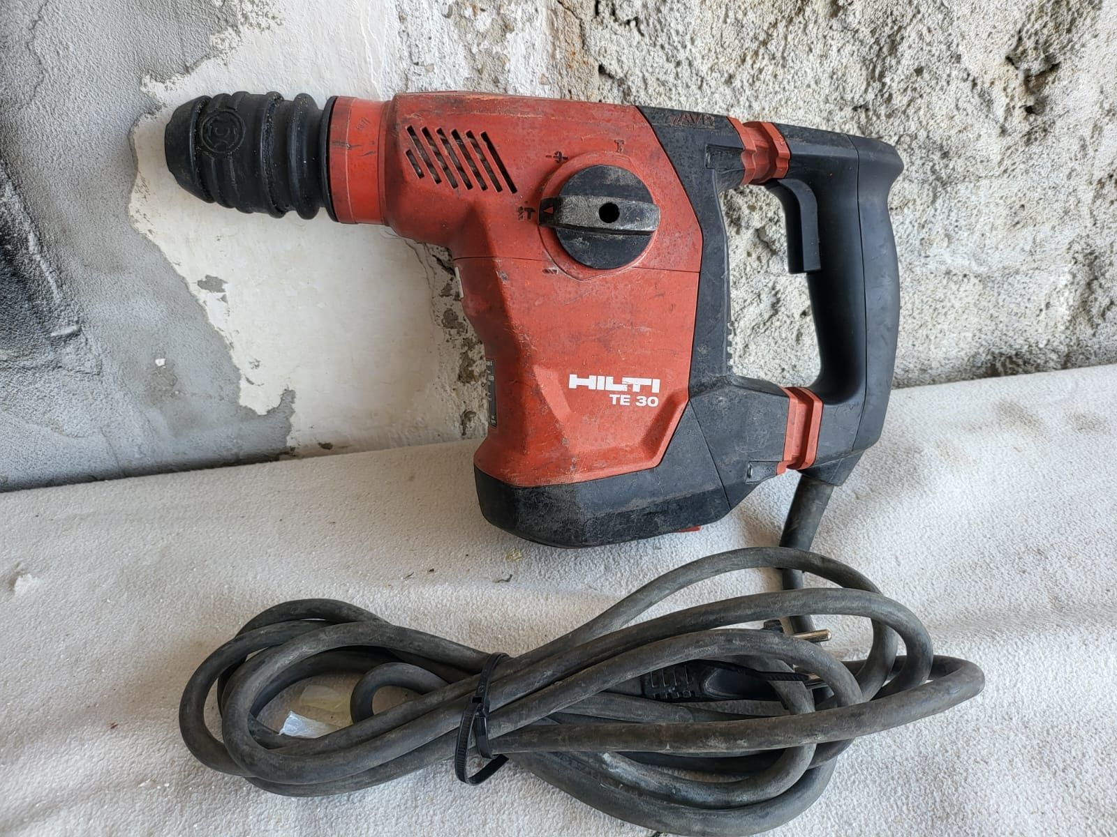 Ciocan rotopercutor Hilti TE 30 AVR