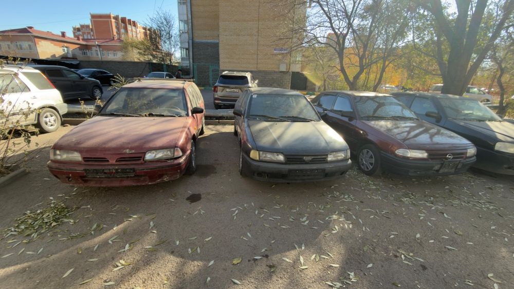 Продам три машины по цене одной.Цена:1 млн тенге.АКЦИЯ.СРОЧНО.
