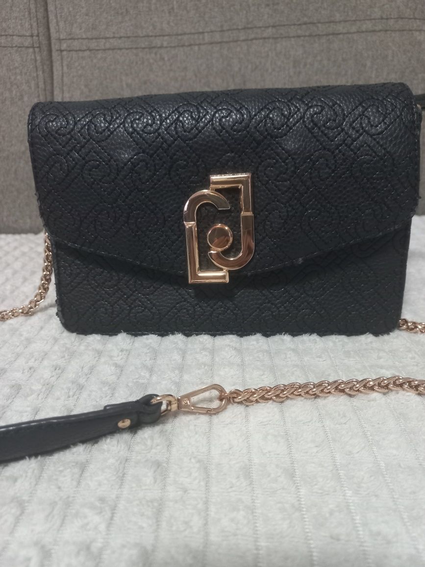 Дамска чанта Lio Jo и дамска раница River Island