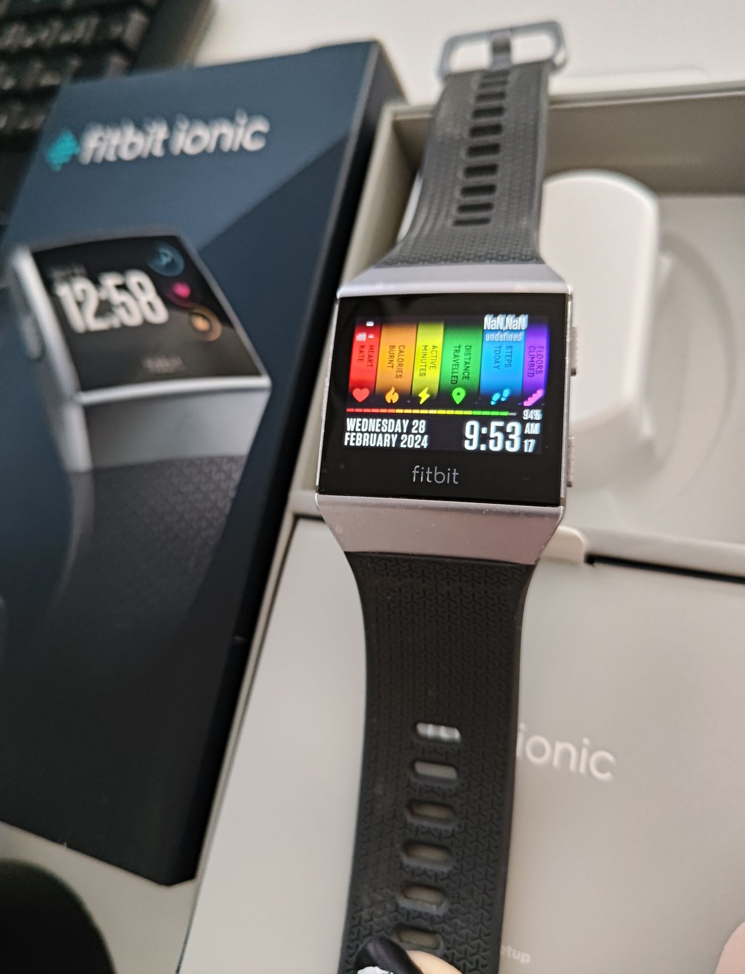 Vând Fitbit Ionic (pentru piese)