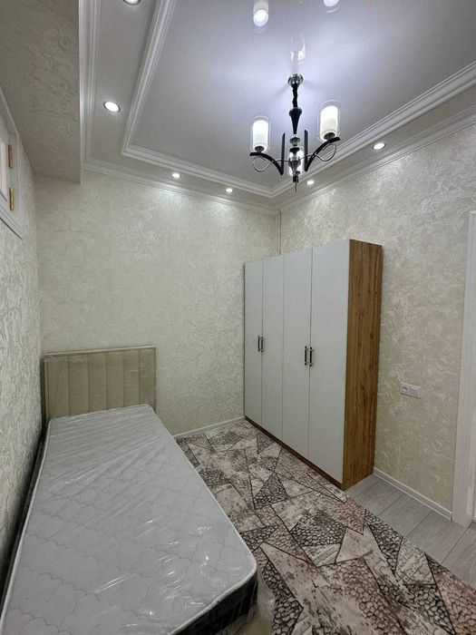 Самарканд шахрида 3 хонали, 2-қаватда жойлашган квартира сотилади.