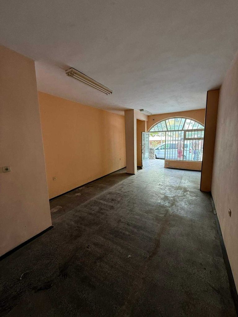 Продава се Магазин в Стара Загора, Център - 54 кв.м за 1204 €/кв.м - Снимка #1