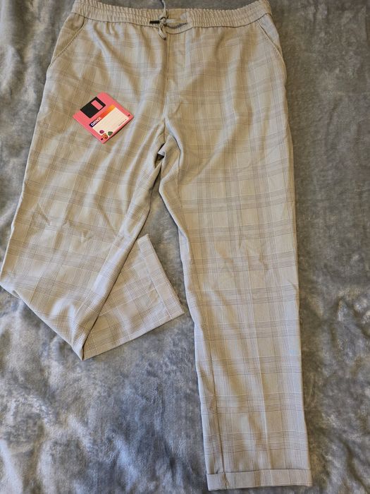 Pantaloni Casual Zara