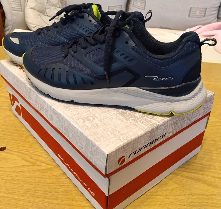 Продавам мъжки маратонки Runners Thunder, Размер 41