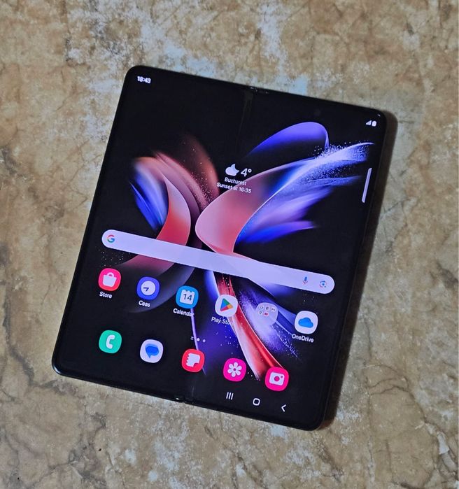 Samsung Z Fold 4 256 gb 12 gb ram