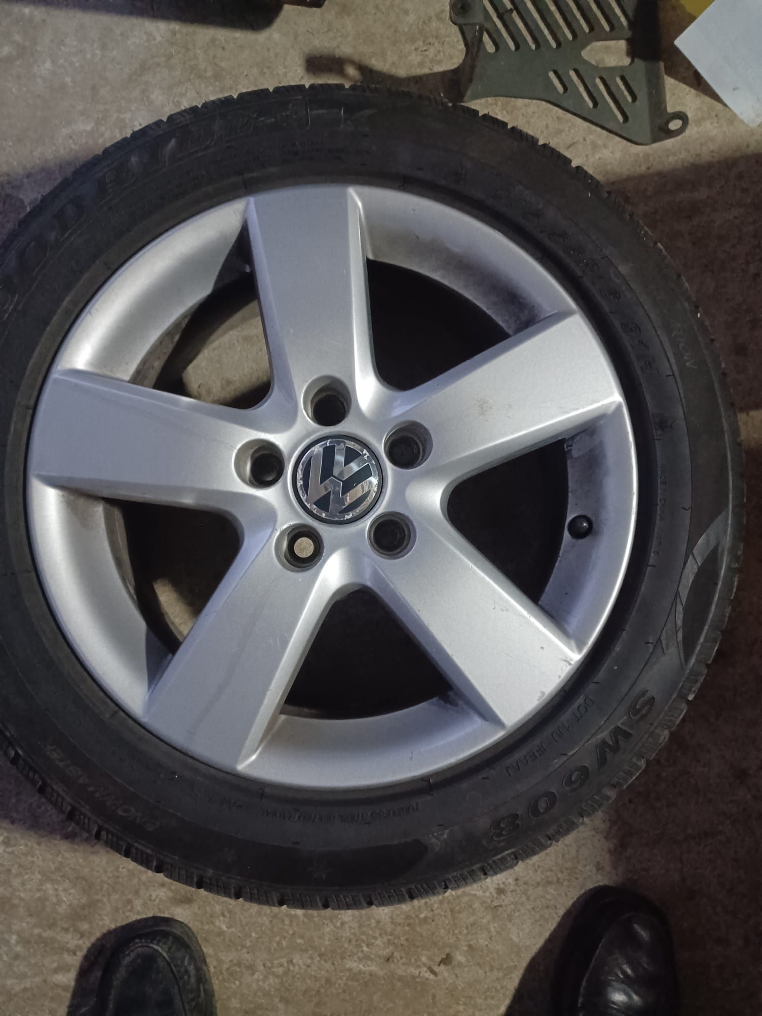 Jante aliaj  VW pe 16 cu anvelope de iarna