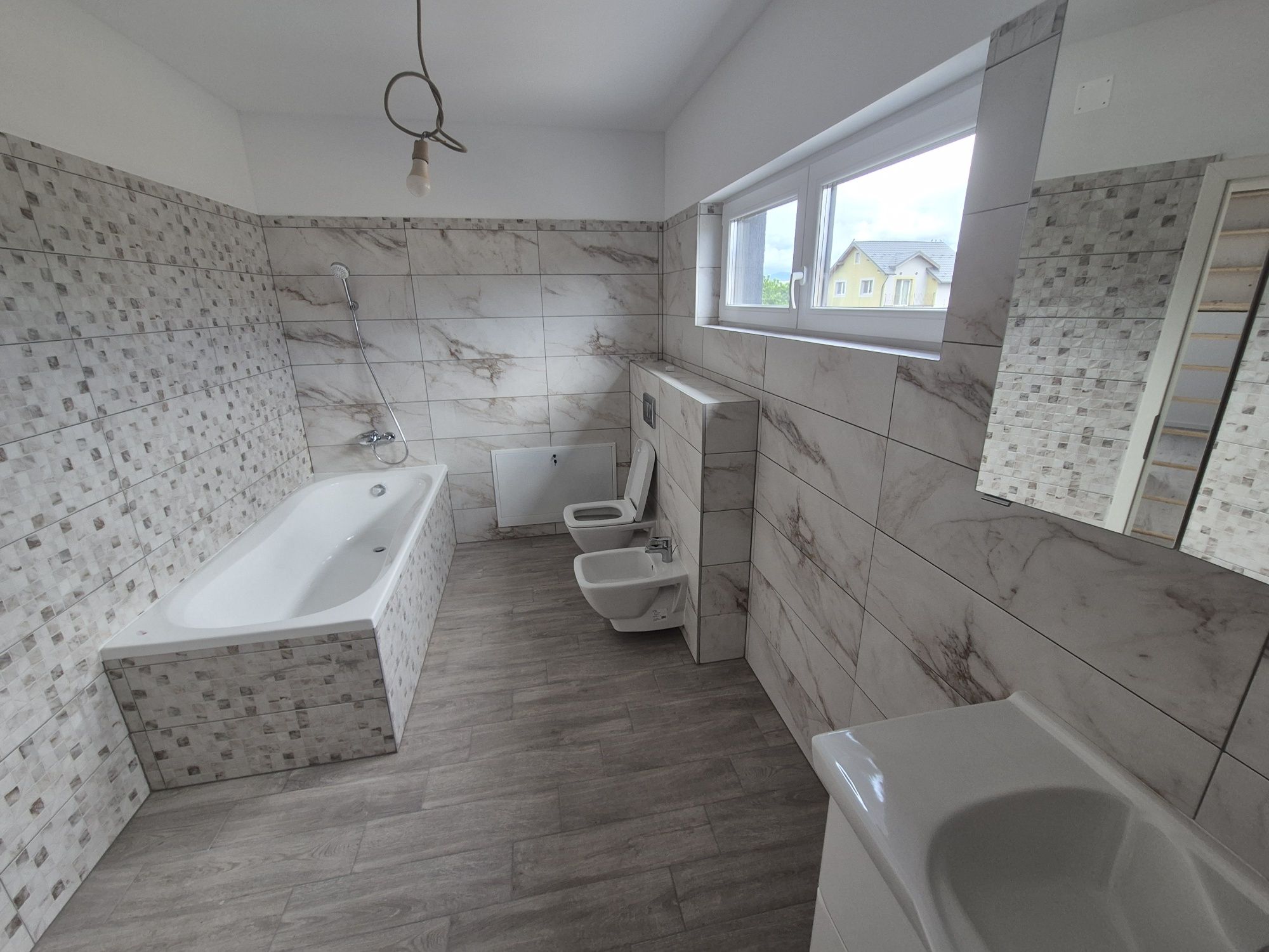 Vand casa Izvor Proprietar teren 600mp